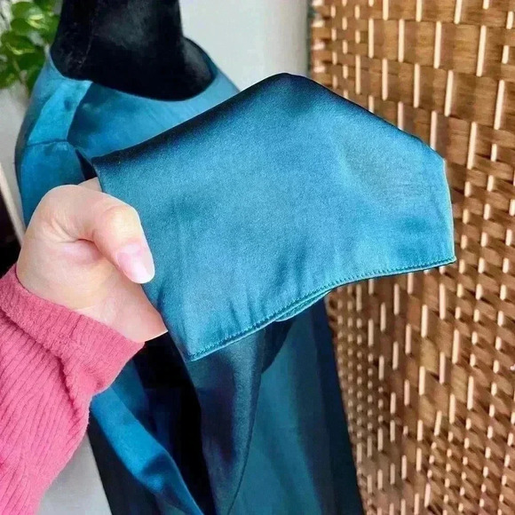 Madewell Shift Mini Dress in a Satin Dark Forrest Green - Picture 5 of 12